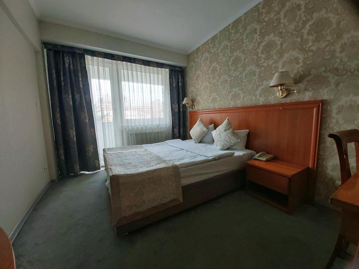 Astana International Hotel Almaty Ngoại thất bức ảnh