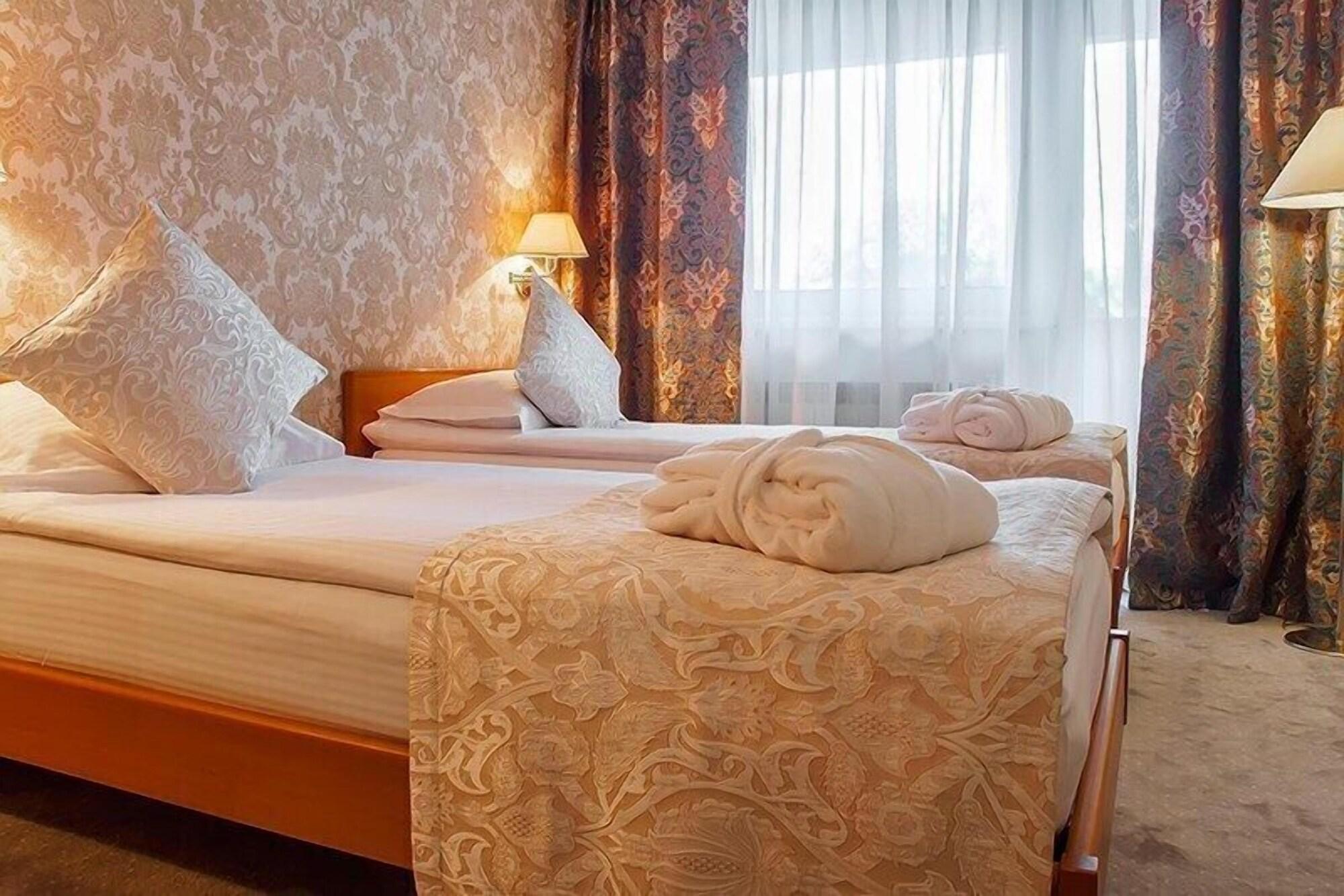 Astana International Hotel Almaty Ngoại thất bức ảnh