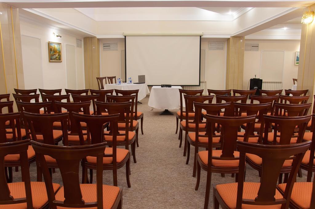 Astana International Hotel Almaty Ngoại thất bức ảnh