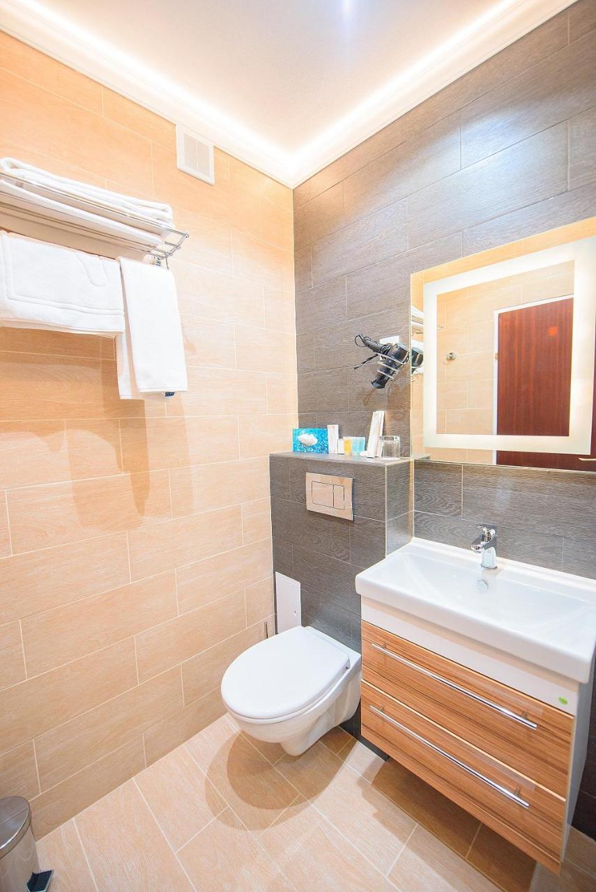 Astana International Hotel Almaty Ngoại thất bức ảnh